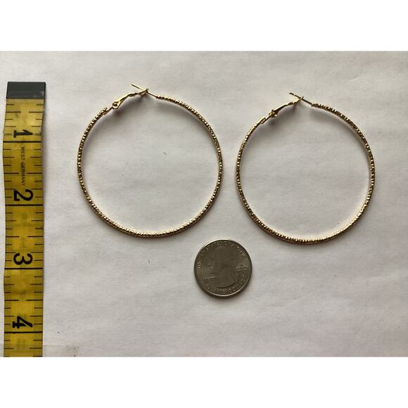 4026 NWOP 2 1/4" Vintage Art Deco Style Goldtone Etched Leverback Hoop Earrings - Picture 1 of 3